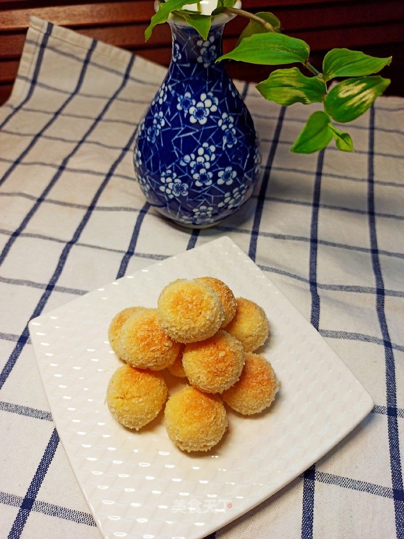 椰蓉小酥球的做法_椰蓉小酥球怎么做_线线3896的菜谱_美食天下