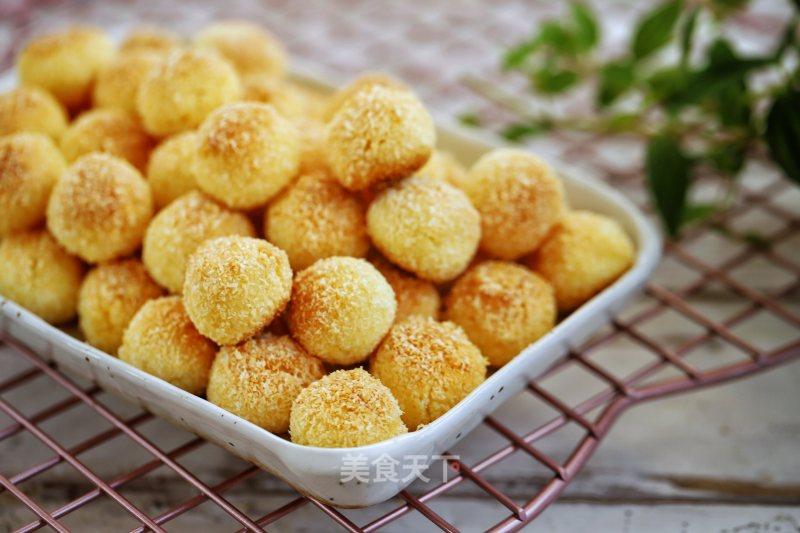 黄金椰蓉球的做法_黄金椰蓉球怎么做_爱美食的志宝妈的菜谱_美食天下