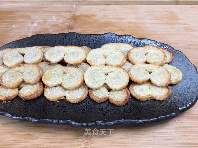懒人版手抓饼蝴蝶的做法_新学的懒人版手抓饼蝴蝶酥，味道很不错哦，又酥又脆，太好吃了_懒人版手抓饼蝴蝶怎么做_宅家吃货JACKERLU的菜谱_美食天下