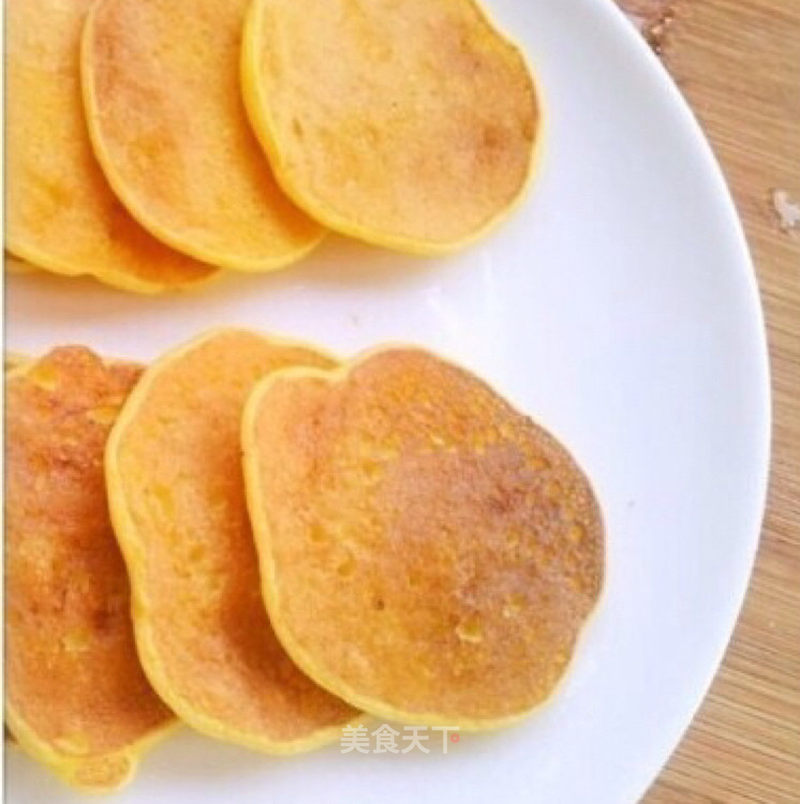 香蕉玉米饼的做法_香蕉玉米饼怎么做_不依赖着谁的菜谱_美食天下