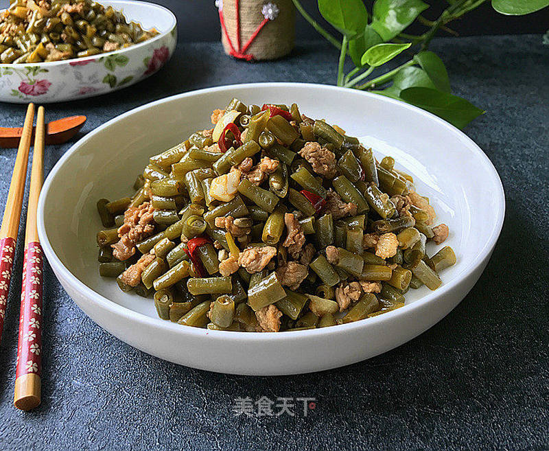 肉末酸豆角的做法_肉末酸豆角怎么做_老方小雨的菜谱_美食天下