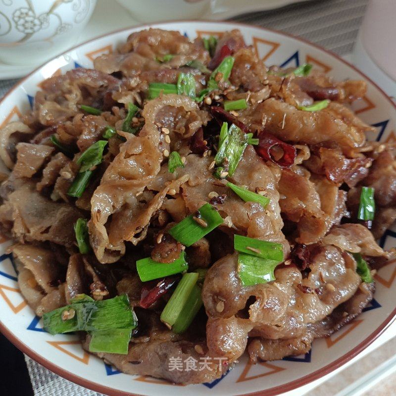 孜然爆炒羊肉的做法_孜然爆炒羊肉怎么做_董小伊的菜谱_美食天下