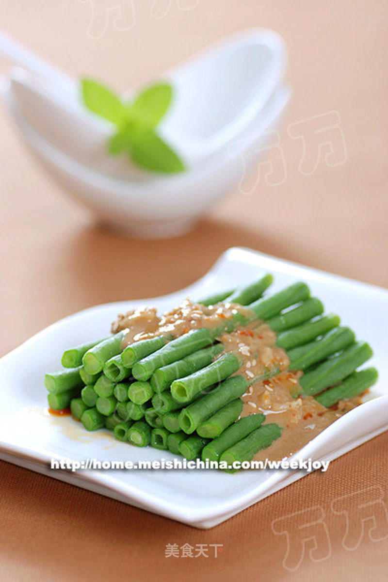 麻汁豇豆的做法_凉菜:麻汁豇豆_麻汁豇豆怎么做_菜谱_美食天下