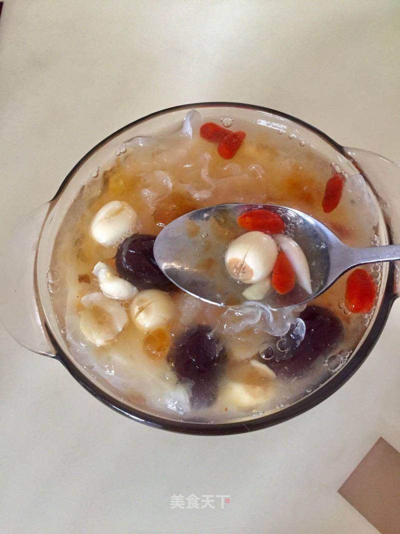 桃胶银耳莲子汤的做法_桃胶银耳莲子汤怎么做_甜甜mimi的菜谱_美食天下
