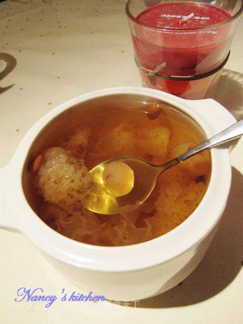 桂圆银耳莲子汤的做法_去燥暖胃的糖水—桂圆银耳莲子汤_桂圆银耳莲子汤怎么做_菜谱_美食天下