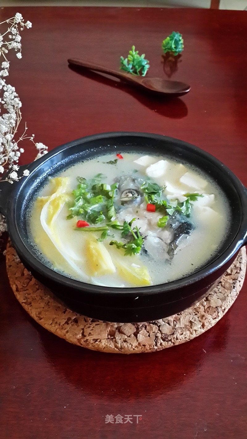 砂锅鱼头豆腐汤的做法_砂锅鱼头豆腐汤怎么做_薰衣草_eZyqNi的菜谱_美食天下