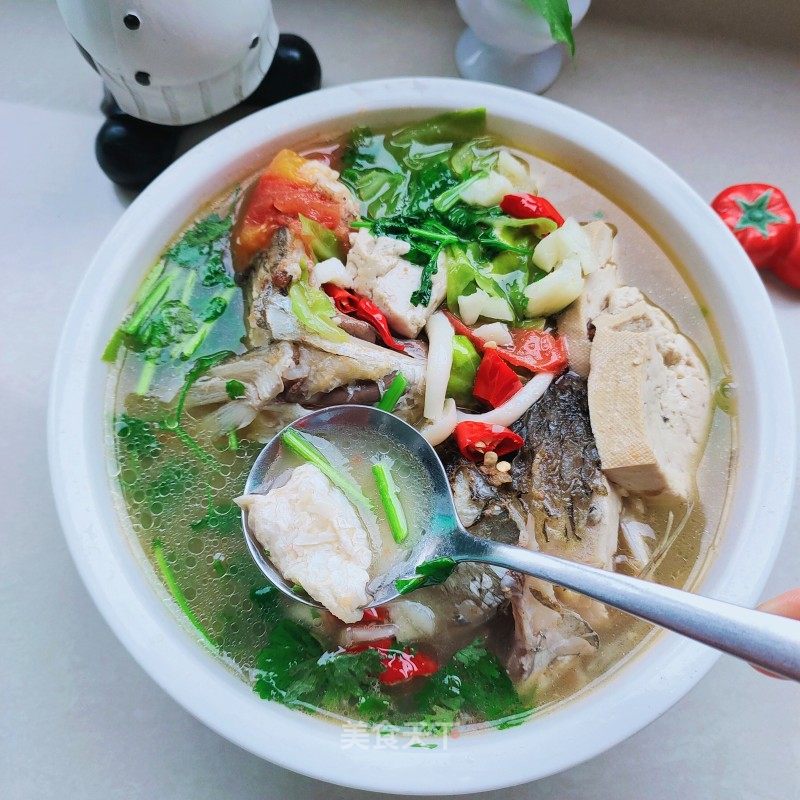 鱼头豆腐汤的做法_鱼头豆腐汤怎么做_雨中漫步_kRsJPX的菜谱_美食天下