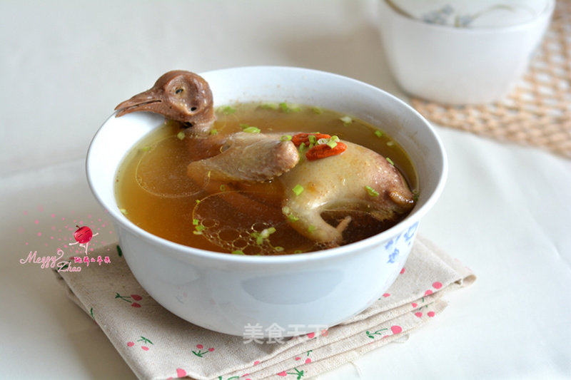 清蒸鸽子汤的做法_清蒸鸽子汤怎么做_Meggy跳舞的苹果的菜谱_美食天下