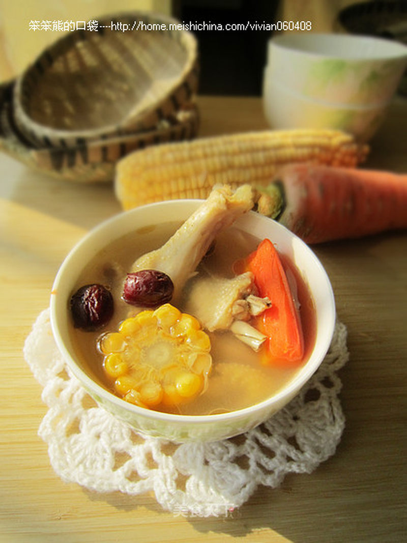 胡萝卜玉米鸡汤的做法_胡萝卜玉米鸡汤怎么做_菜谱_美食天下