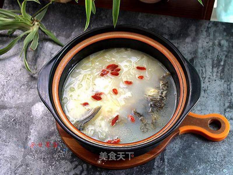 白萝丝炖鲫鱼的做法_白萝卜丝鲫鱼汤_白萝丝炖鲫鱼怎么做_余甘果蜜的厨房的菜谱_美食天下