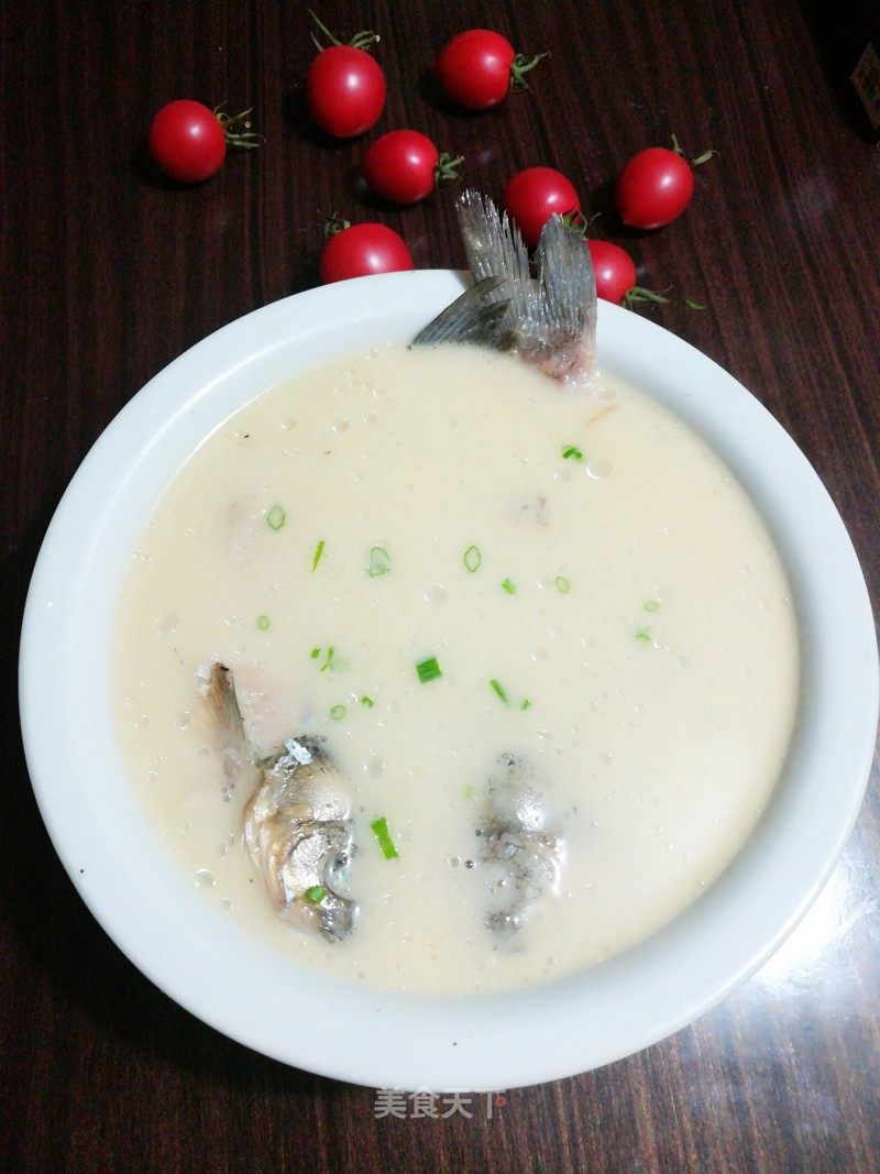鲫鱼汤的做法_鲫鱼汤怎么做_厨娘宋宋的菜谱_美食天下