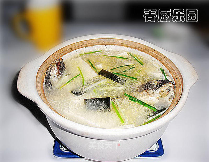 海带豆腐鲫鱼汤的做法_家庭营养养生靓汤——海带豆腐鲫鱼汤_海带豆腐鲫鱼汤怎么做_菜谱_美食天下