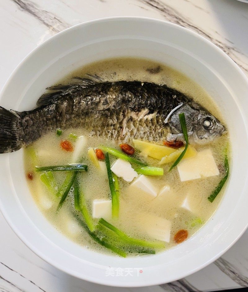 鲫鱼豆腐汤的做法_鲫鱼豆腐汤怎么做_杨洁的家常菜谱的菜谱_美食天下
