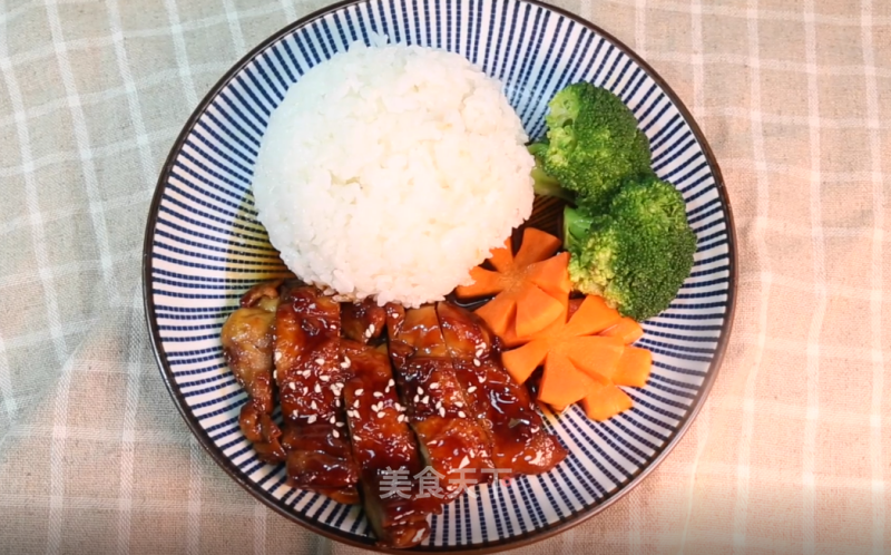 照烧鸡腿的做法_浓郁多汁的照烧鸡腿_照烧鸡腿怎么做_饥饿食堂的菜谱_美食天下