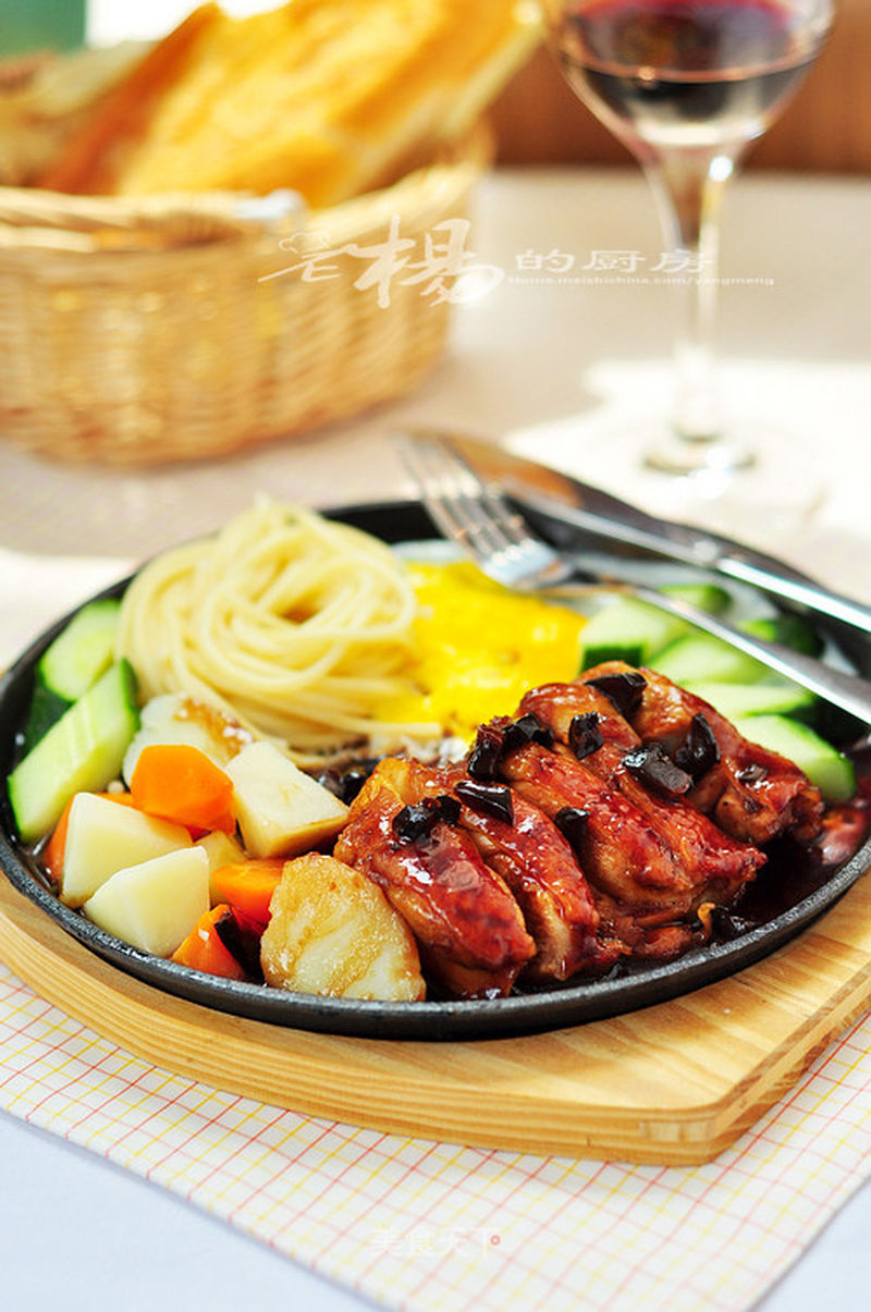 铁板照烧鸡腿的做法_铁板照烧鸡腿怎么做_菜谱_美食天下