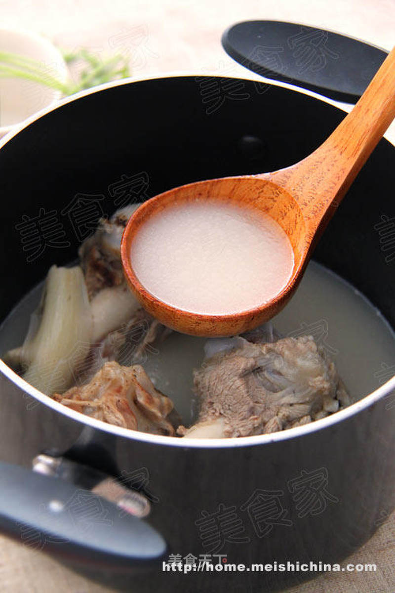 骨头汤的做法_万能骨头汤_骨头汤怎么做_菜谱_美食天下