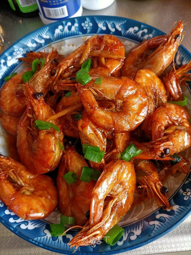 油焖大虾的做法_油焖大虾怎么做_我爱夏天冬天的菜谱_美食天下