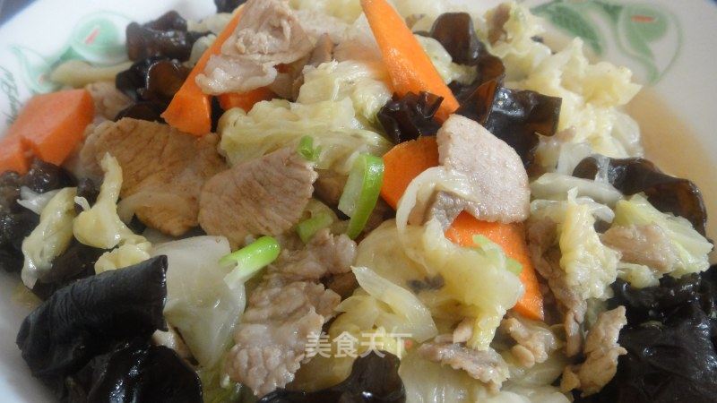 白菜木耳炒肉的做法_家常白菜木耳炒肉_白菜木耳炒肉怎么做_菜谱_美食天下