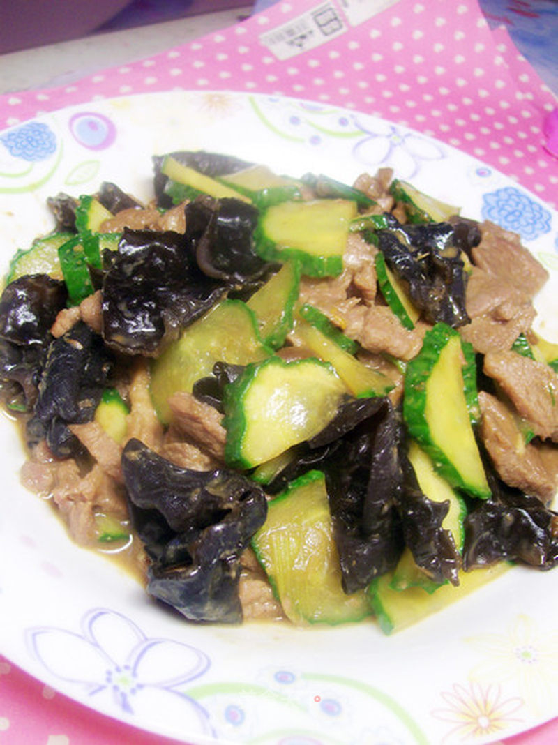 黄瓜木耳炒肉的做法_黄瓜木耳炒肉怎么做_菜谱_美食天下