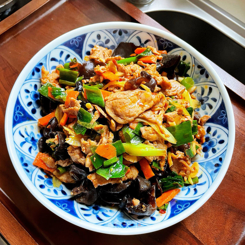 木耳时蔬炒肉的做法_木耳时蔬炒肉怎么做_米拉Miira的菜谱_美食天下