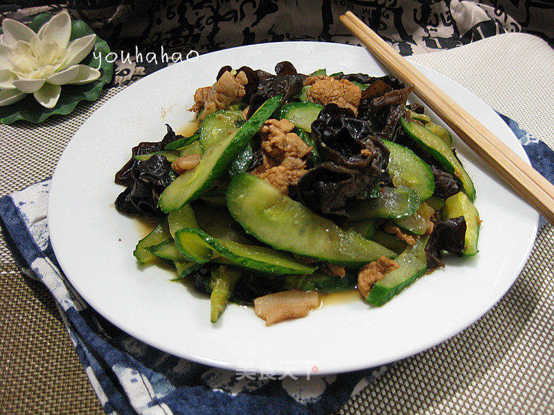 黄瓜木耳炒肉的做法_黄瓜木耳炒肉怎么做_悠哈厨房的菜谱_美食天下