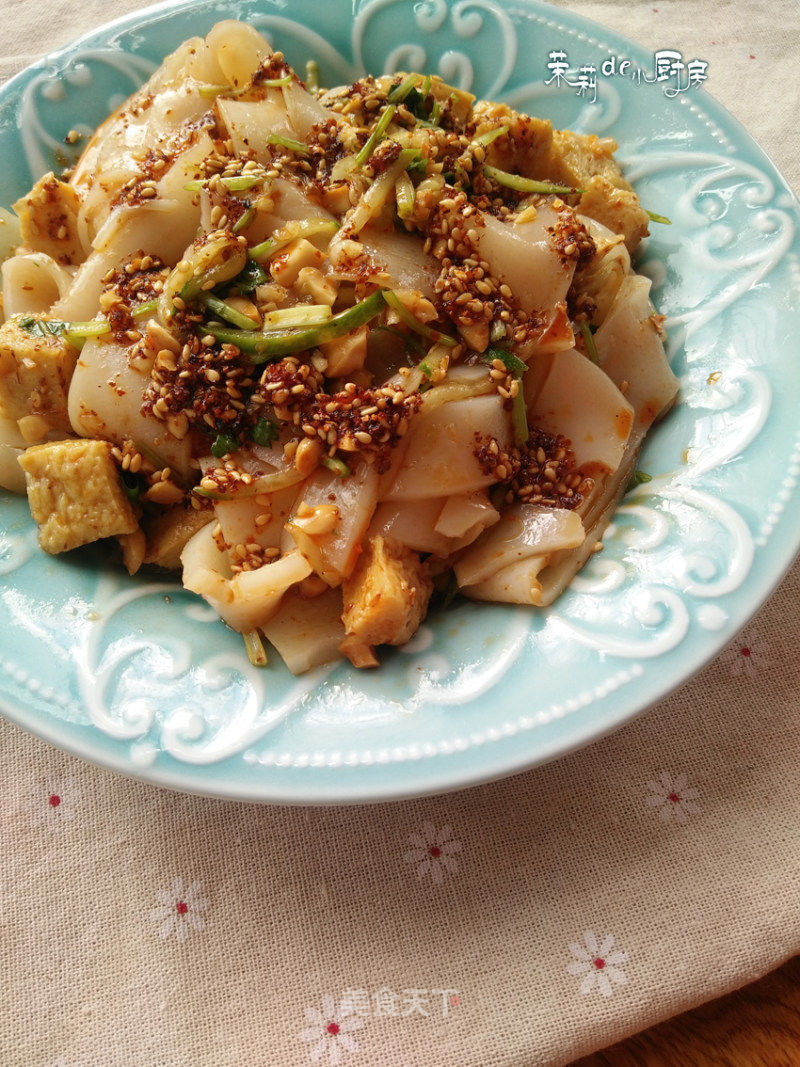 自制凉皮的做法_自制凉皮怎么做_茉莉de小厨房的菜谱_美食天下