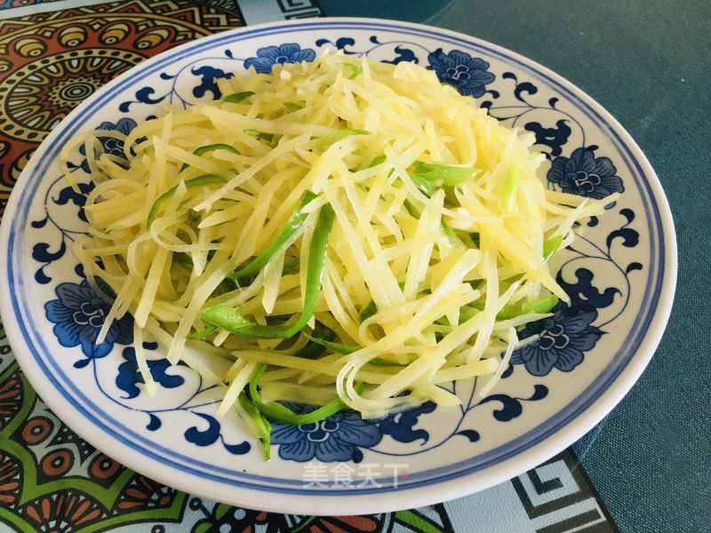 青椒炒土豆丝的做法_青椒炒土豆丝怎么做_小洞天的菜谱_美食天下