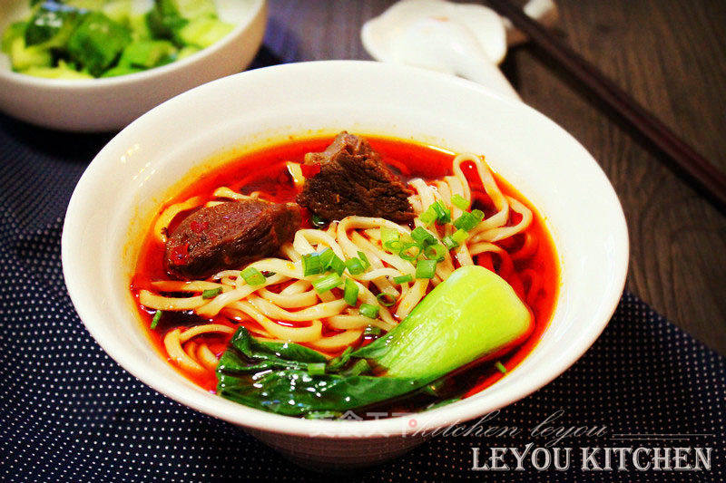香辣牛肉面的做法_香辣牛肉面怎么做_乐悠厨房的菜谱_美食天下