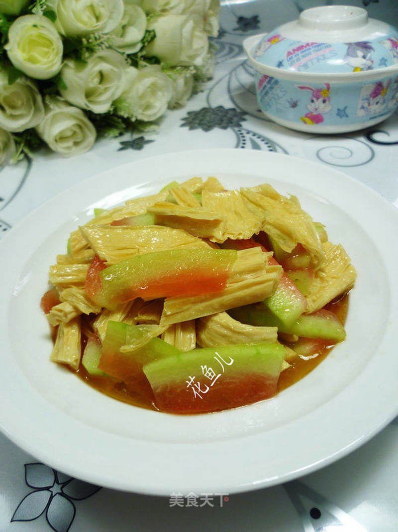 腐竹炒西瓜皮的做法_腐竹炒西瓜皮怎么做_花鱼儿的菜谱_美食天下