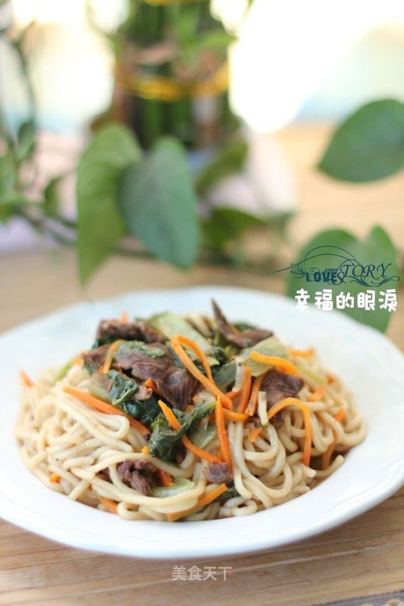 沙茶牛肉焖面的做法_电饭锅做出美味简单的沙茶牛肉焖面_沙茶牛肉焖面怎么做_菜谱_美食天下
