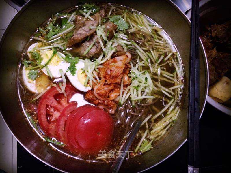 朝鲜冷面的做法_朝鲜冷面（牛肉汤+雪碧版）_朝鲜冷面怎么做_挥手不回头的菜谱_美食天下