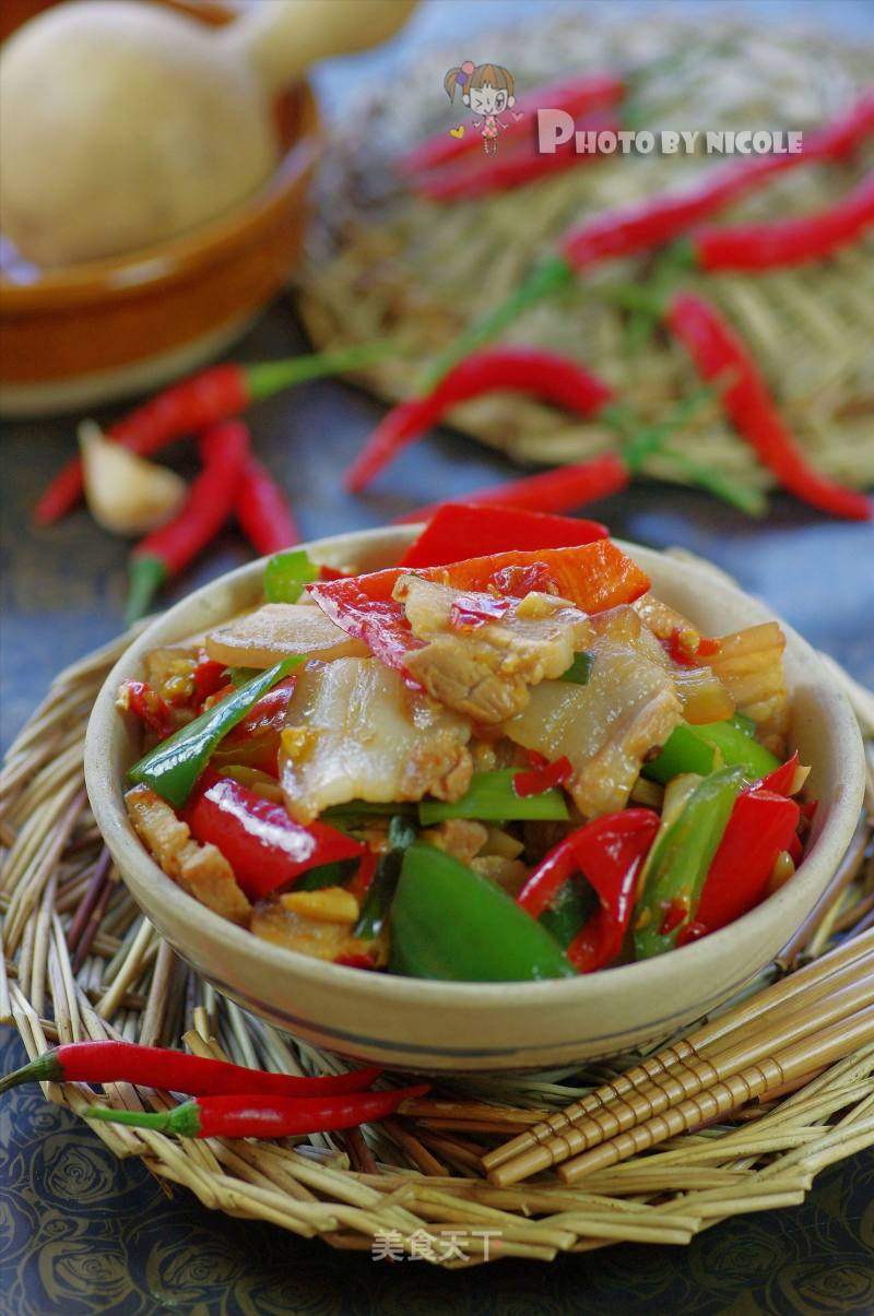 农家小炒肉的做法_湘菜馆里点击率最高的一道菜 —— 超级下饭的农家小炒肉_农家小炒肉怎么做_菜谱_美食天下
