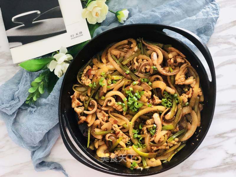 铁板鱿鱼的做法_铁板鱿鱼怎么做_黄世仁61的菜谱_美食天下