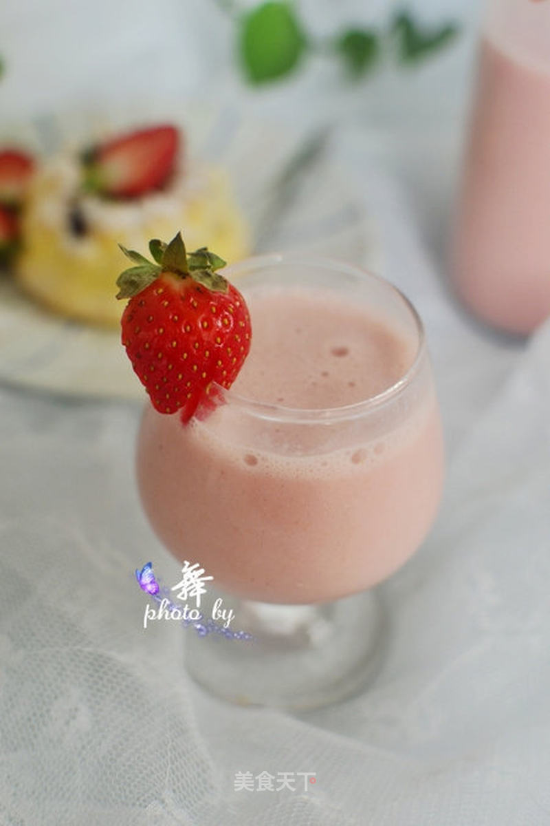草莓香蕉奶昔的做法_草莓香蕉奶昔怎么做_舞之灵的菜谱_美食天下
