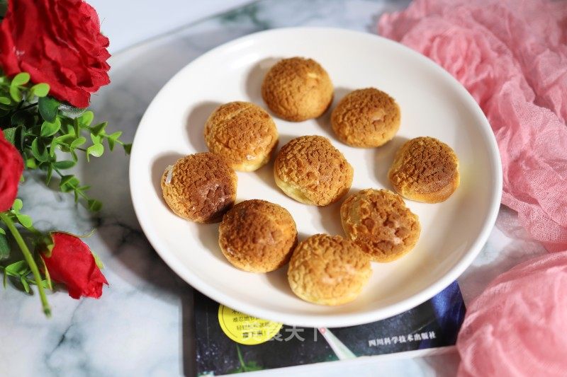 酥皮大泡芙的做法_酥皮大泡芙怎么做_どら的菜谱_美食天下