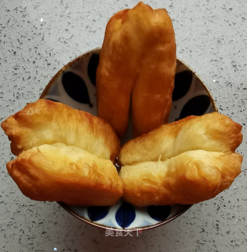 自制油条的做法_自制油条怎么做_红•宏的菜谱_美食天下