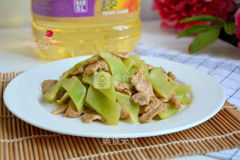 牛肉炒莴笋的做法_牛肉炒莴笋怎么做_Meggy跳舞的苹果的菜谱_美食天下