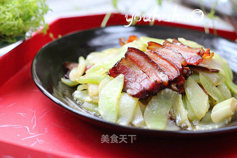 腊肉炒莴笋的做法_腊肉炒莴笋怎么做_悠哈厨房的菜谱_美食天下