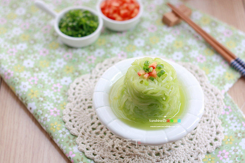葱油莴笋的做法_春天的味道—葱油莴笋_葱油莴笋怎么做_sunshinewinnie的菜谱_美食天下