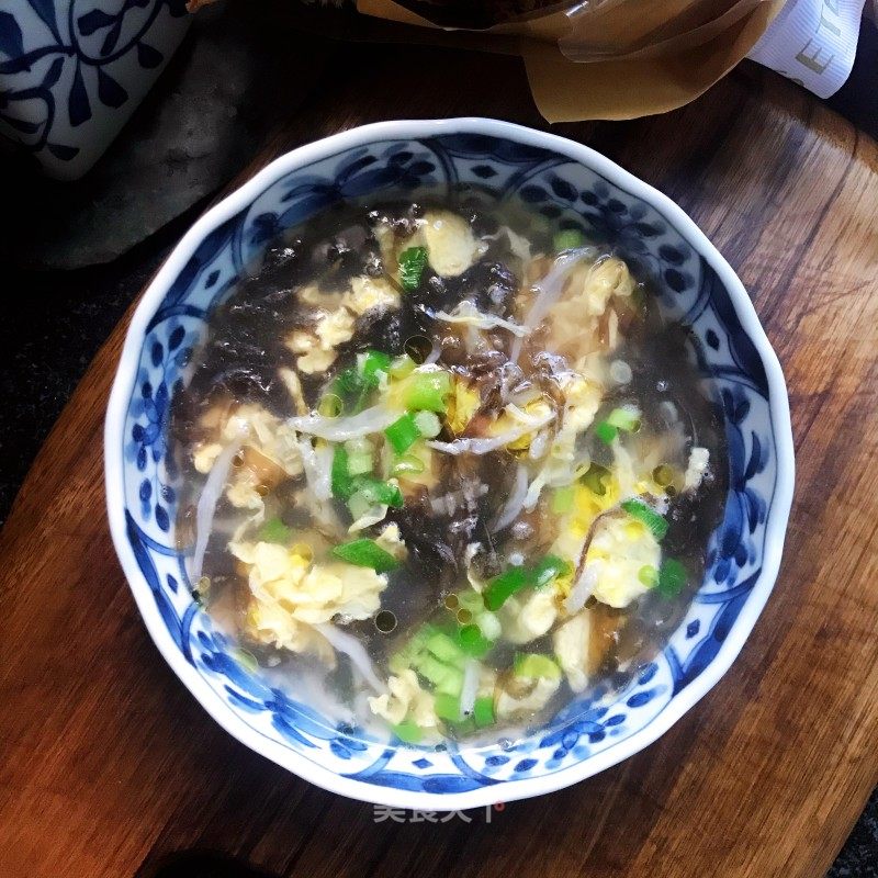 银鱼紫菜蛋花汤的做法_银鱼紫菜蛋花汤怎么做_米拉Miira的菜谱_美食天下