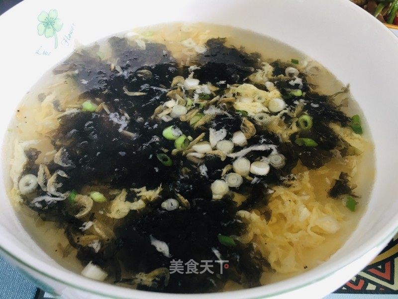 虾皮紫菜蛋花汤的做法_虾皮紫菜蛋花汤怎么做_小洞天的菜谱_美食天下