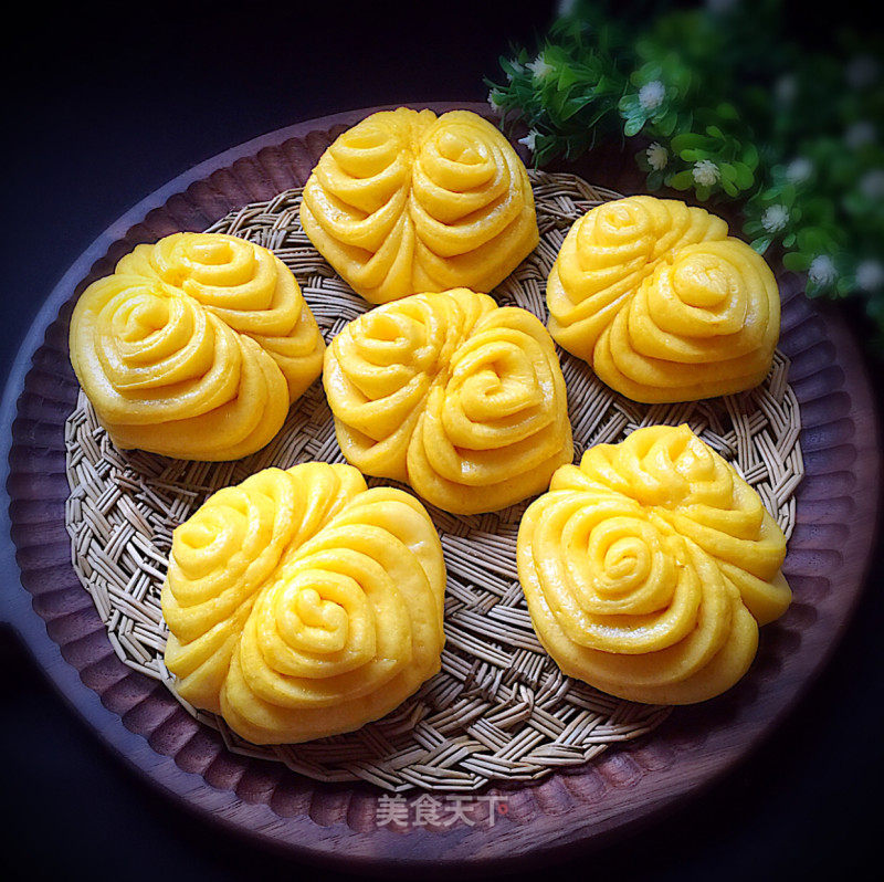 南瓜花卷馒头的做法_南瓜花卷馒头怎么做_心美食的菜谱_美食天下