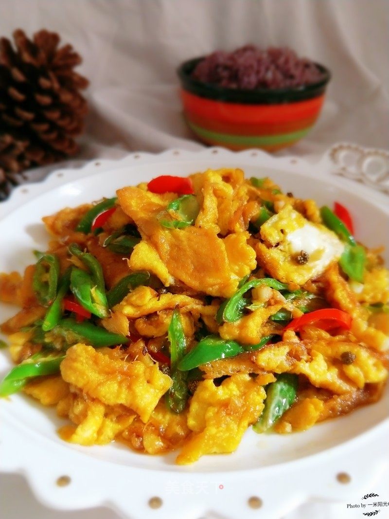青椒炒鸡蛋的做法_青椒炒鸡蛋怎么做_飞燕食记的菜谱_美食天下