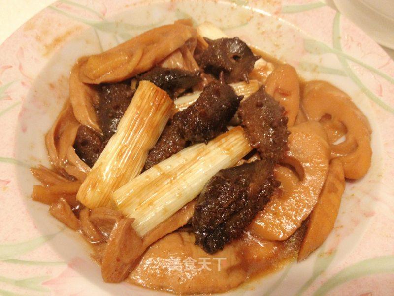 松茸葱笋烧海参的做法_松茸葱笋烧海参怎么做_菜谱_美食天下