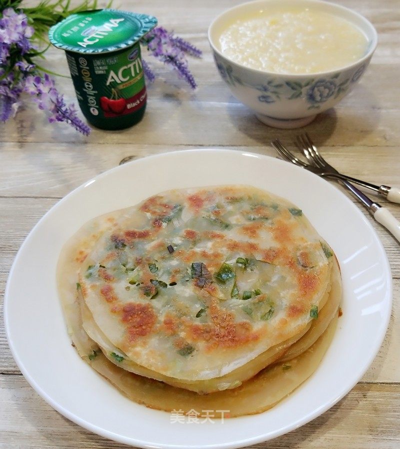 饺子皮葱油饼的做法_饺子皮葱油饼怎么做_elmonte的菜谱_美食天下