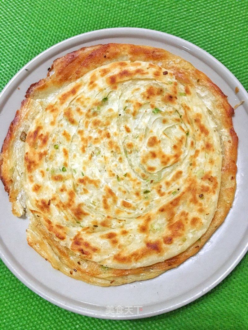 千层葱油饼的做法_千层葱油饼怎么做_刀斧手007的菜谱_美食天下