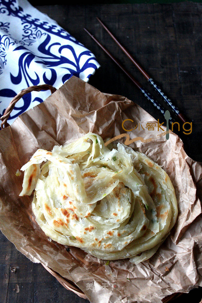 葱油饼的做法_葱油饼怎么做_小智的菜谱_美食天下