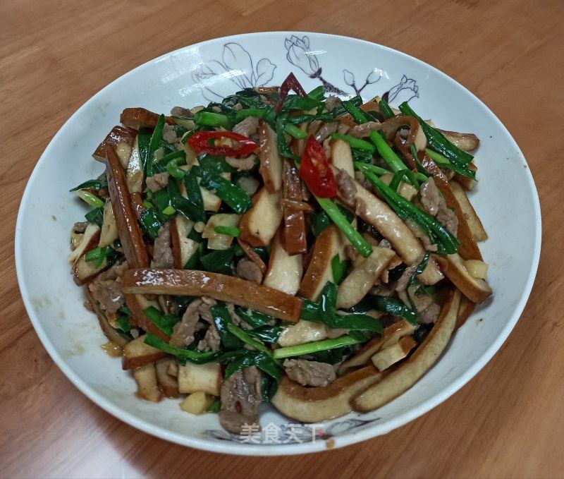 韭菜香干炒肉丝的做法_韭菜香干炒肉丝怎么做_柠檬小厨～～的菜谱_美食天下