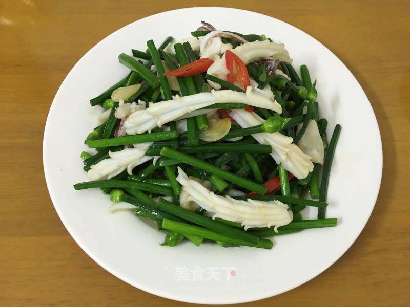 韭菜花炒鱿鱼的做法_韭菜花炒鱿鱼怎么做_爱烹饪D馋猫的菜谱_美食天下