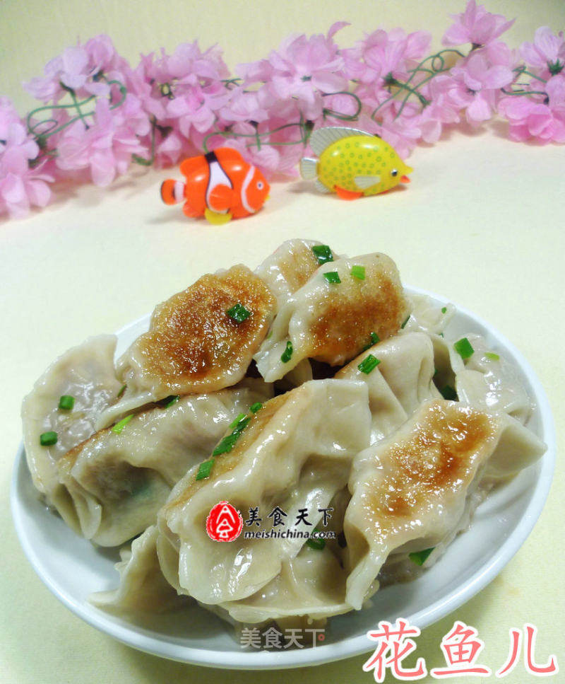 圆白菜猪肉馅锅贴的做法_圆白菜猪肉馅锅贴怎么做_花鱼儿的菜谱_美食天下